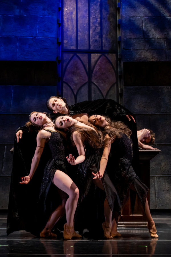 BalletMet performs David Nixon's ballet Dracula