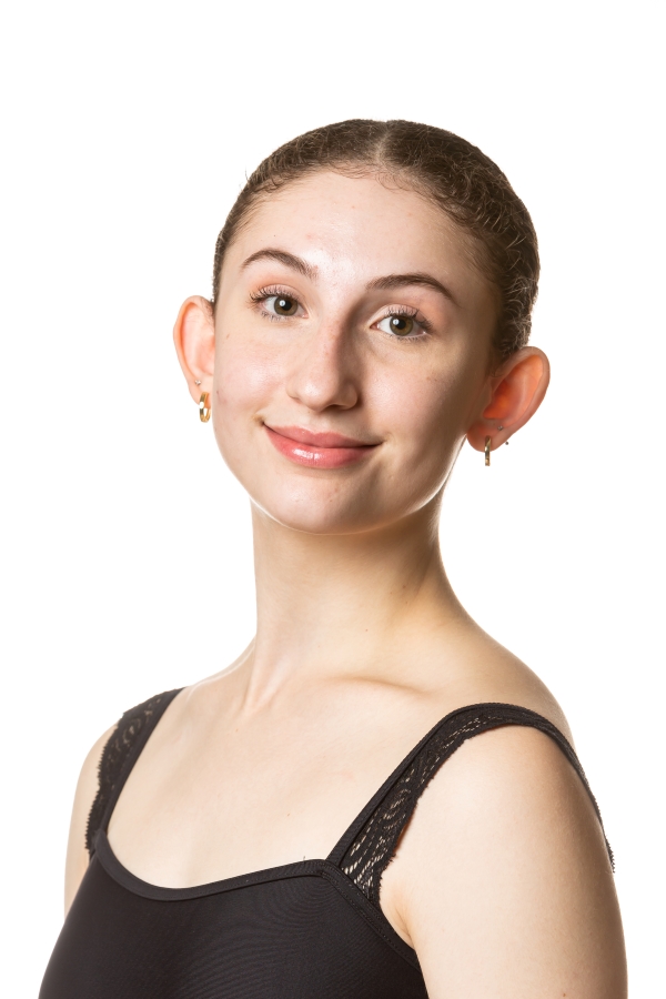 Photo of BalletMet Trainee Carmen Rossi