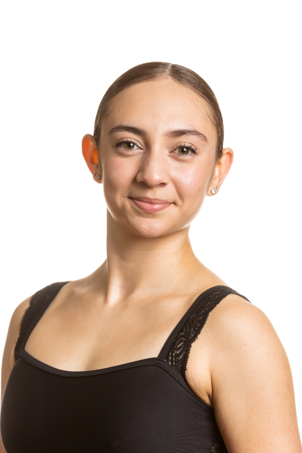 Photo of BalletMet Trainee Isabella McGrath