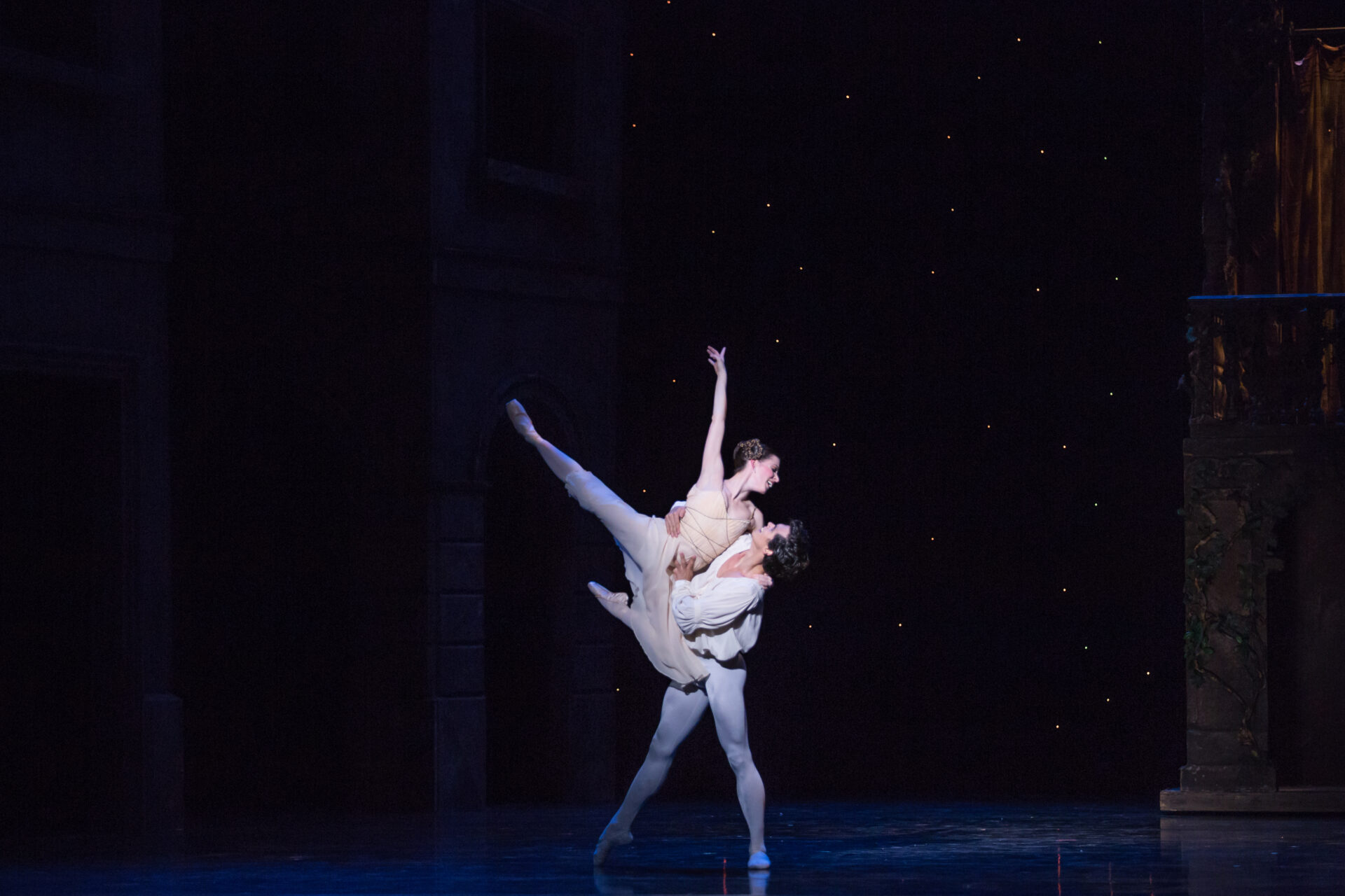 BalletMet dancers on stage in Romeo & Juliet.