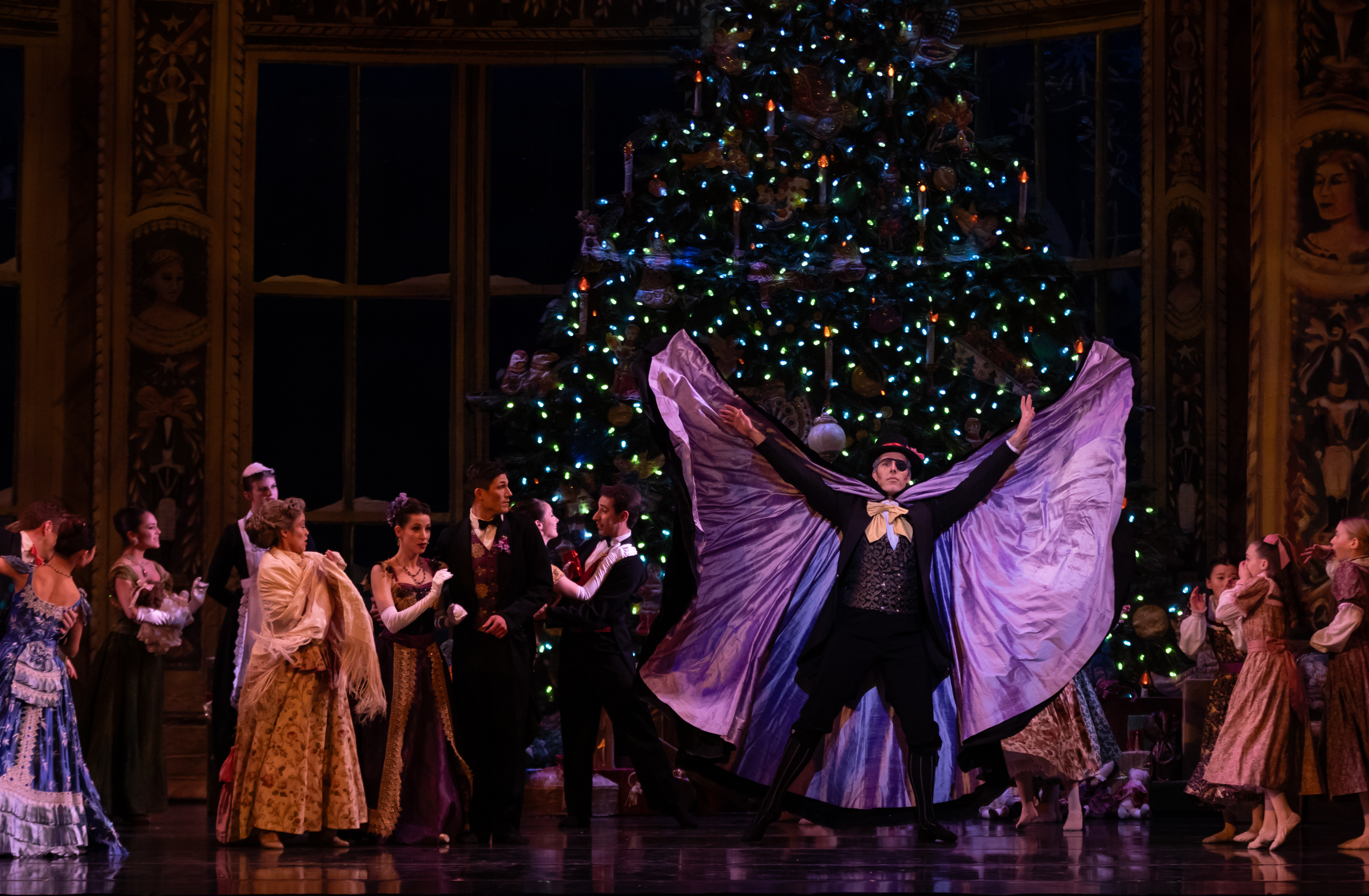 BalletMet dancers performing the story of The nutcracker