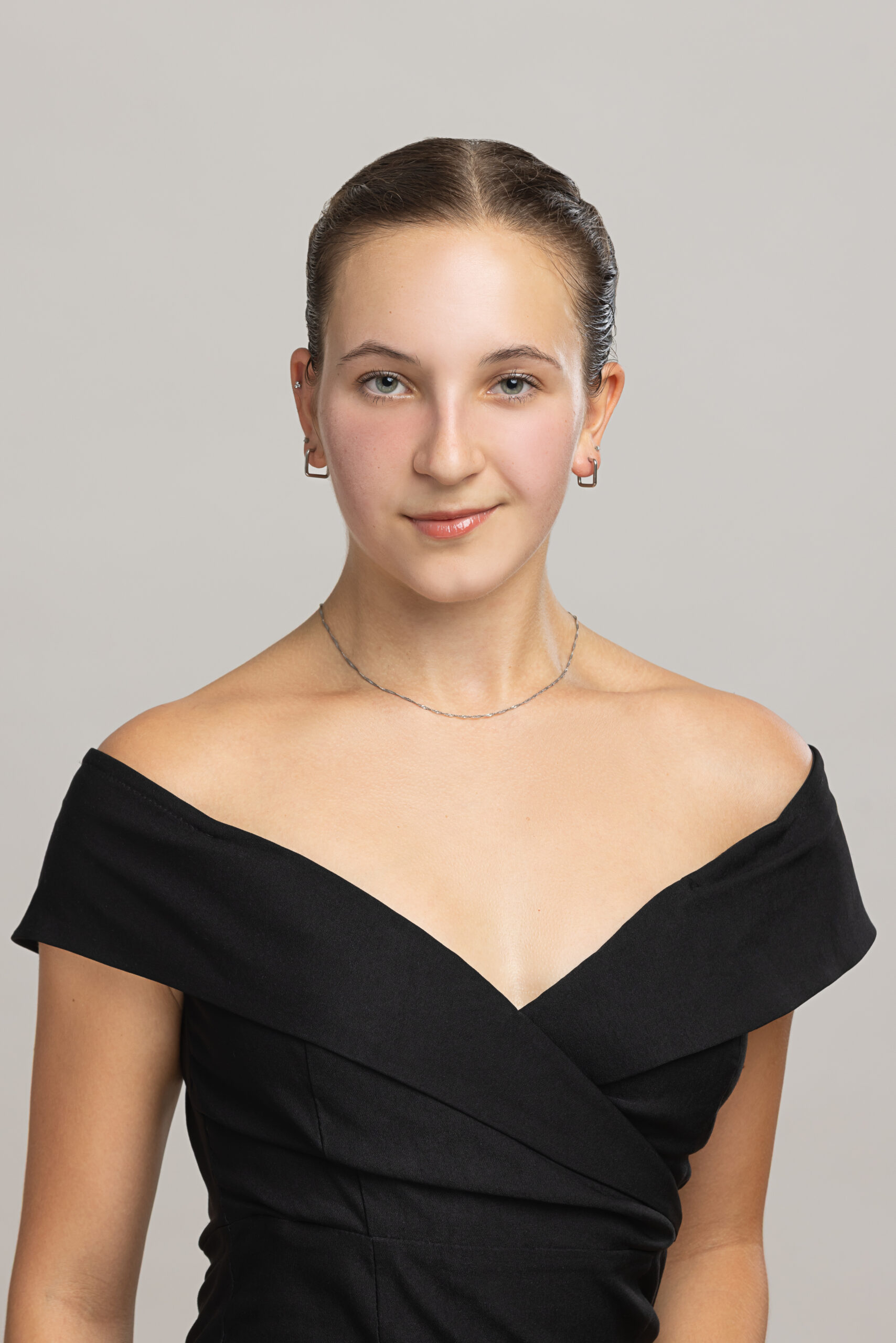 Headshot of BalletMet 2 Dancer Lauren Woodward