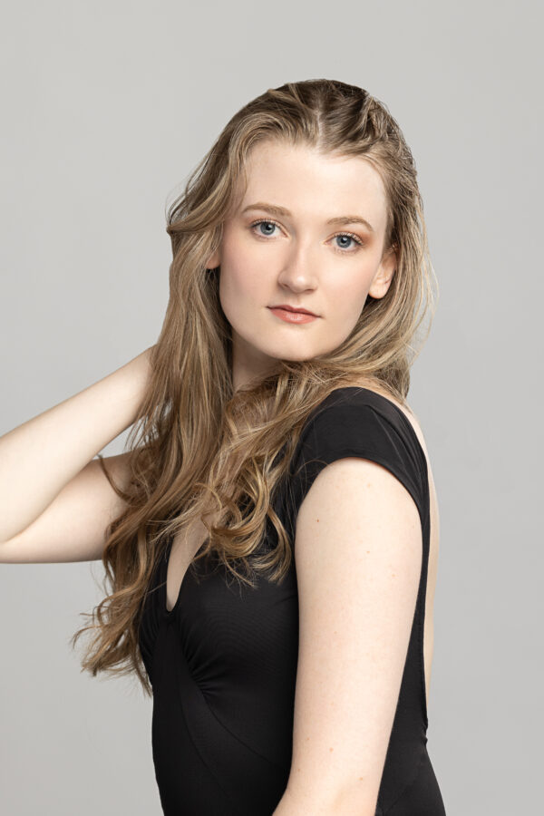 Headshot of BalletMet Company Dancer TyLeigh Baughman